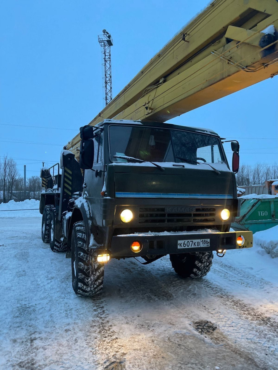 Разгрузка машины автокраном со стропальщиками в Екатеринбурге недорого